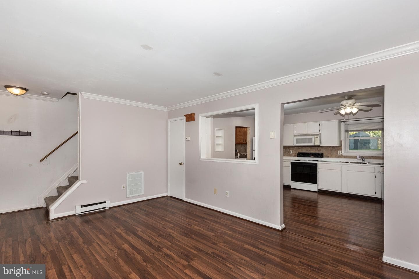 6 Courier Drive photo 4