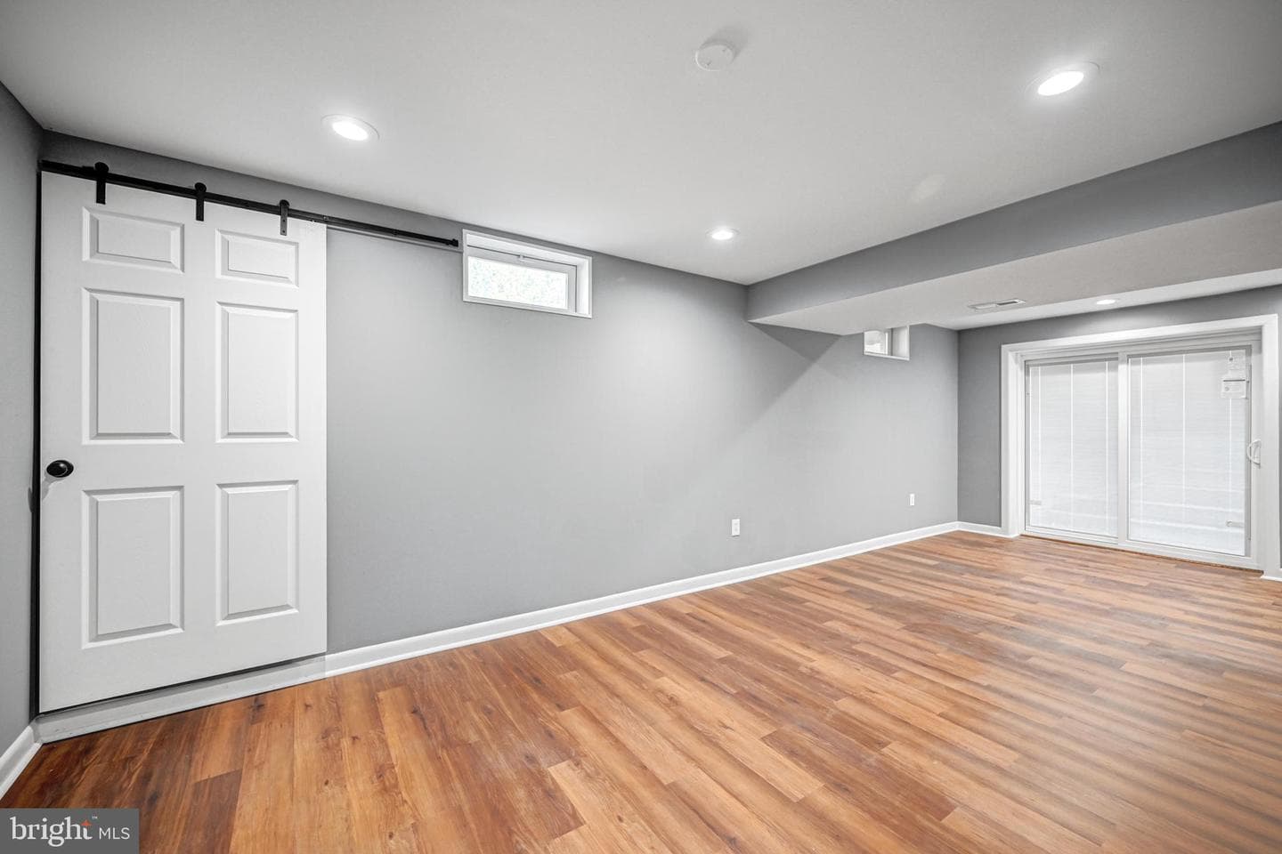 400 Bonn Court photo 36