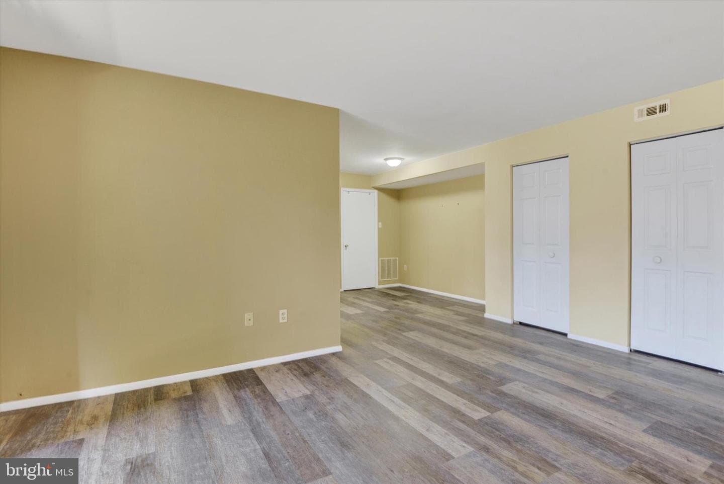 4230 Crystal Court #3c photo 4