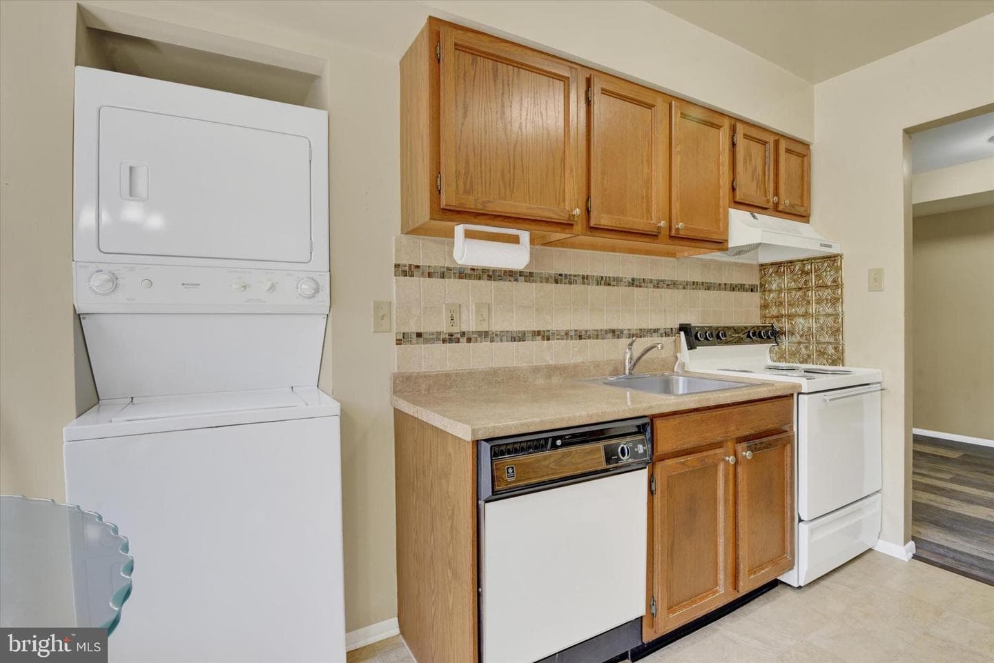 4230 Crystal Court #3c photo 9