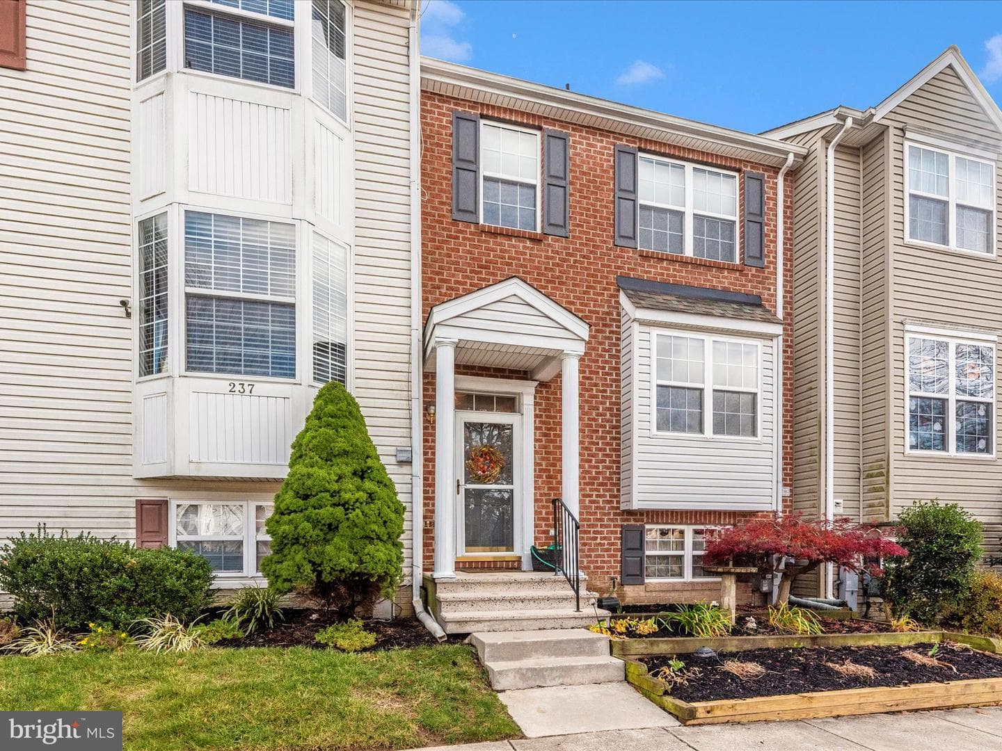 235 Lodestone Court photo 3