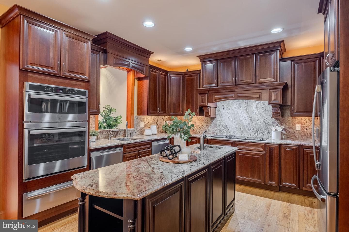 6240 Belmont photo 21