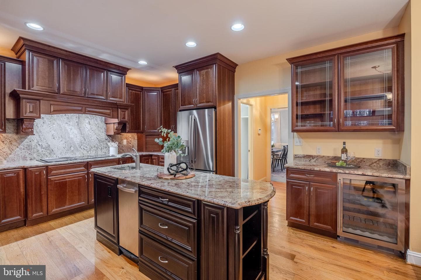 6240 Belmont photo 22