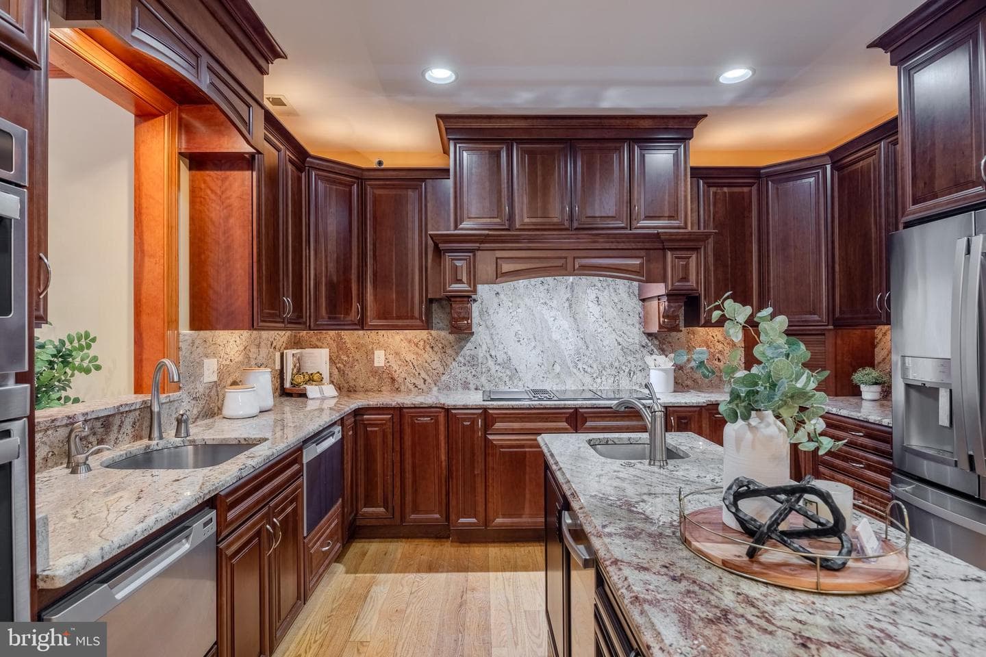 6240 Belmont photo 23