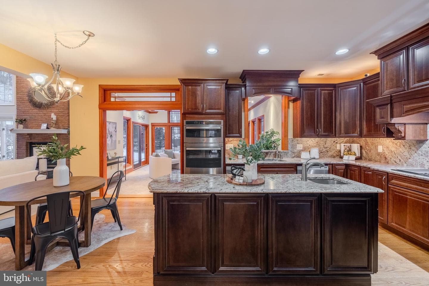 6240 Belmont photo 26