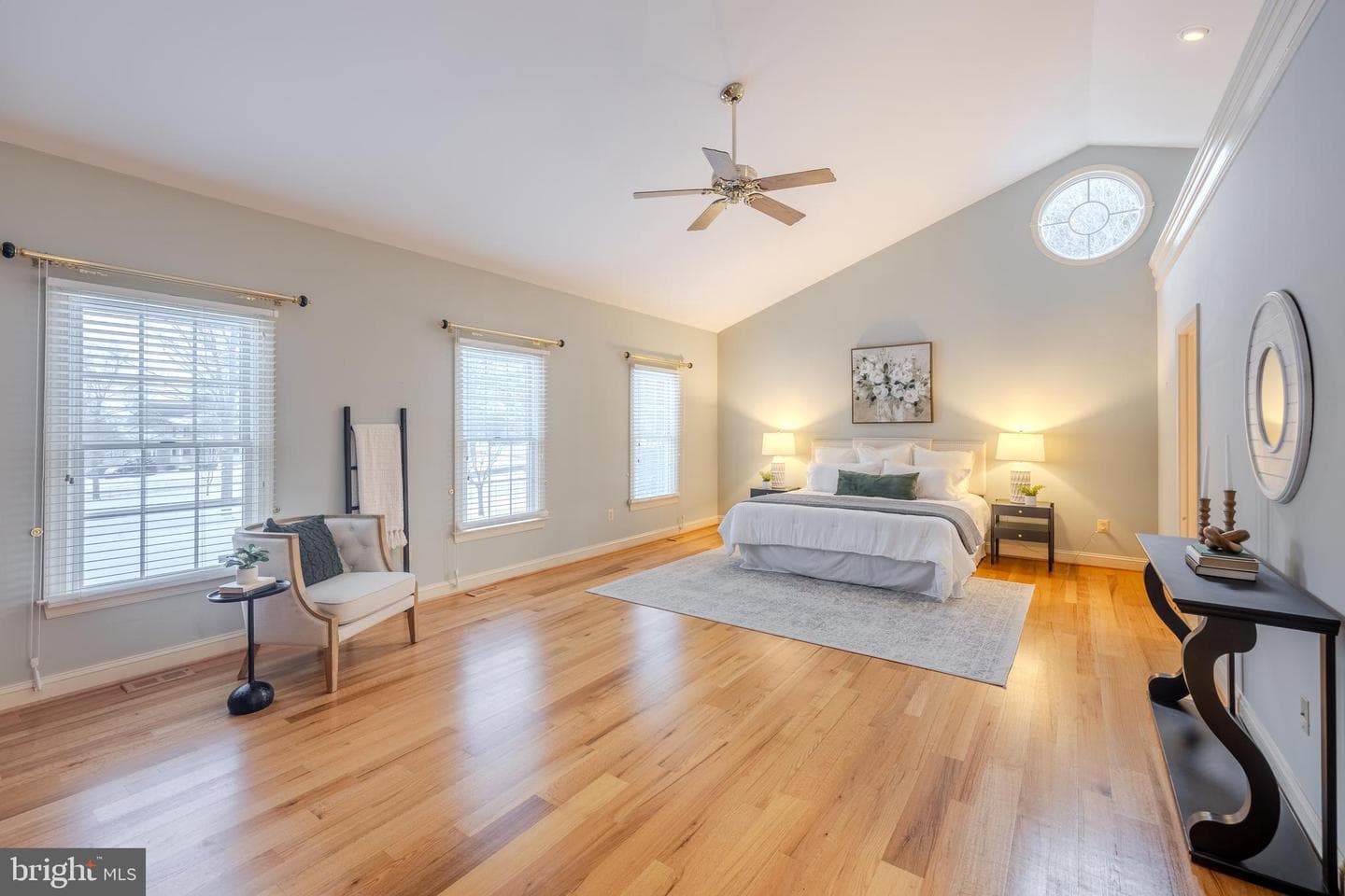 6240 Belmont photo 28