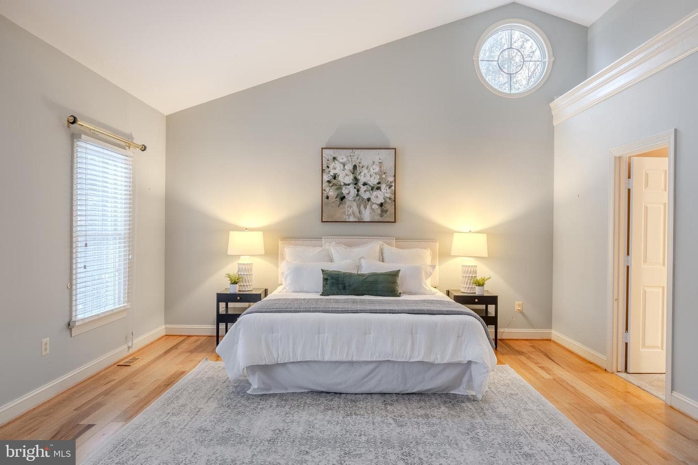 6240 Belmont photo 29