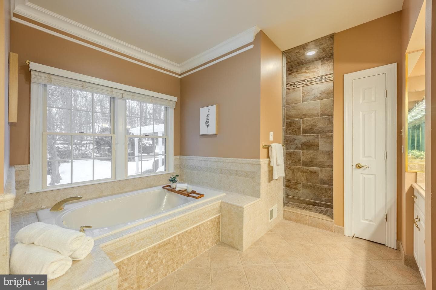 6240 Belmont photo 32