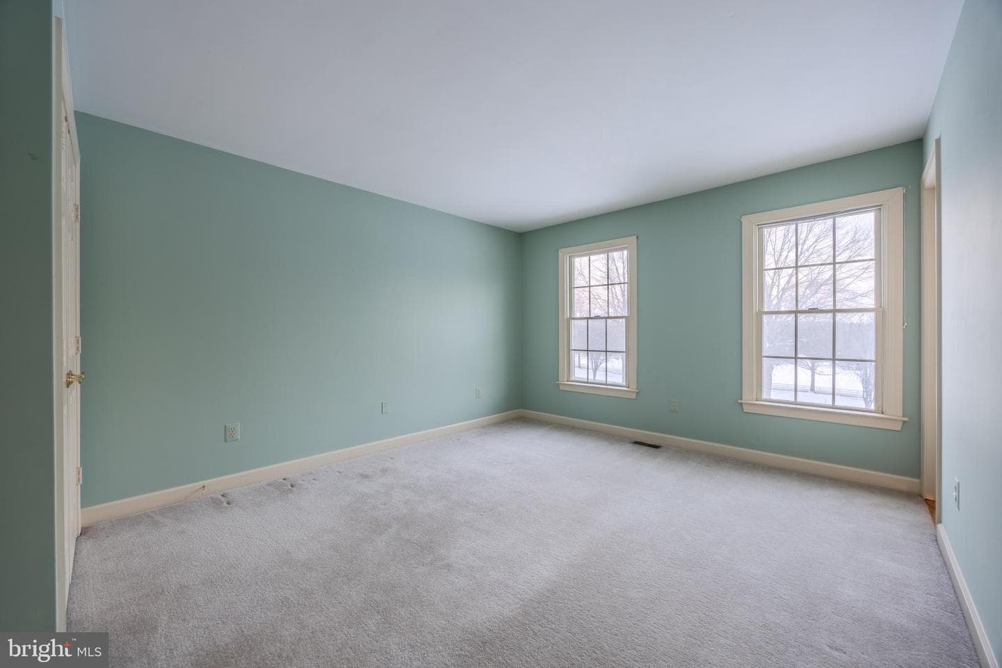 6240 Belmont photo 42