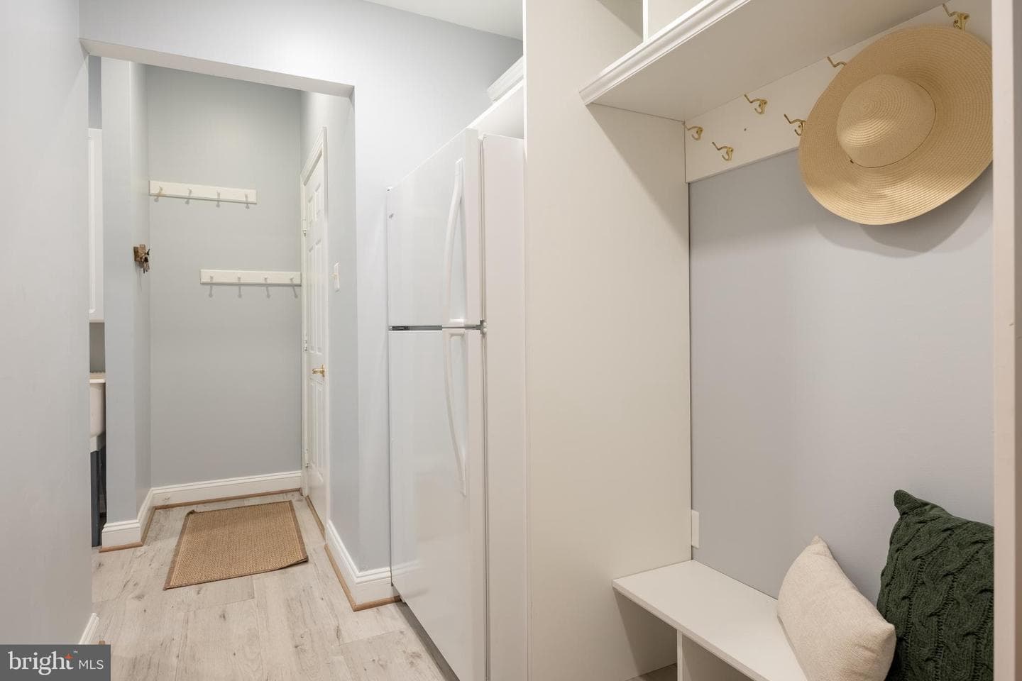 6240 Belmont photo 48