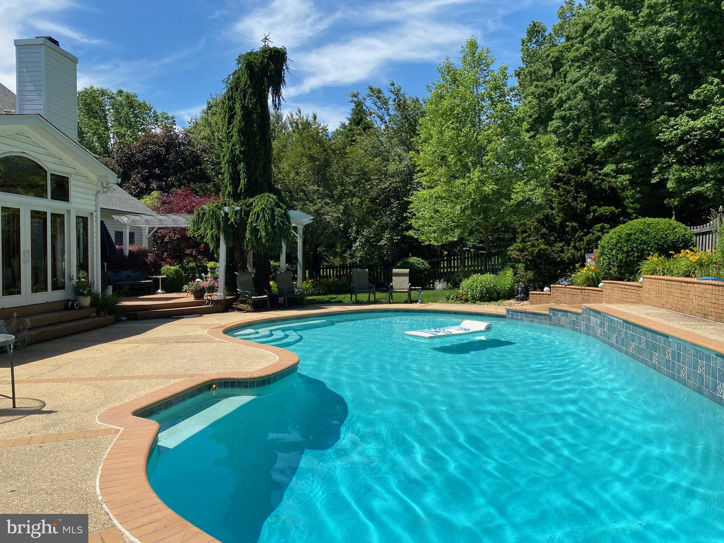 6240 Belmont photo 69