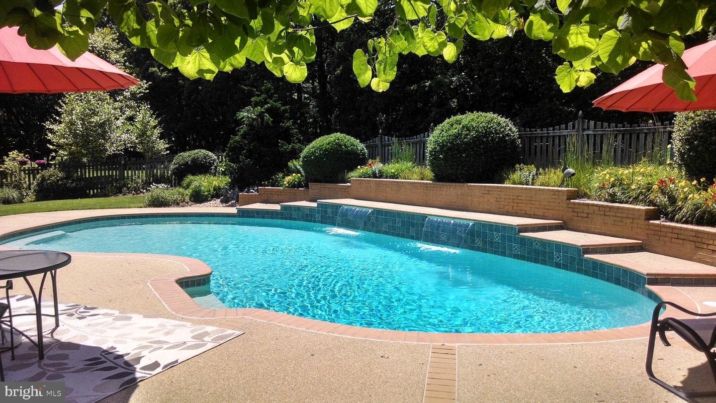 6240 Belmont photo 70