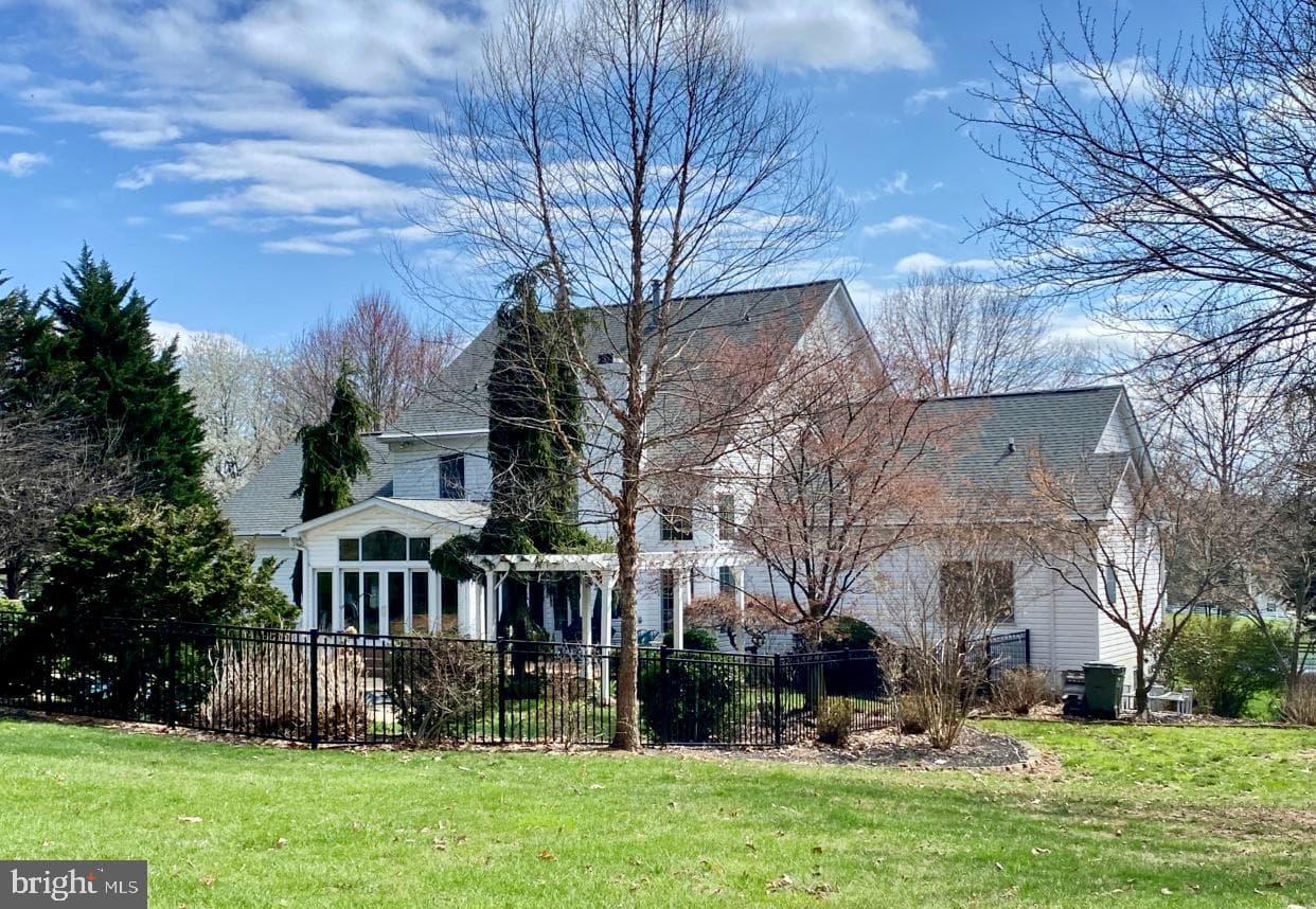 6240 Belmont photo 79
