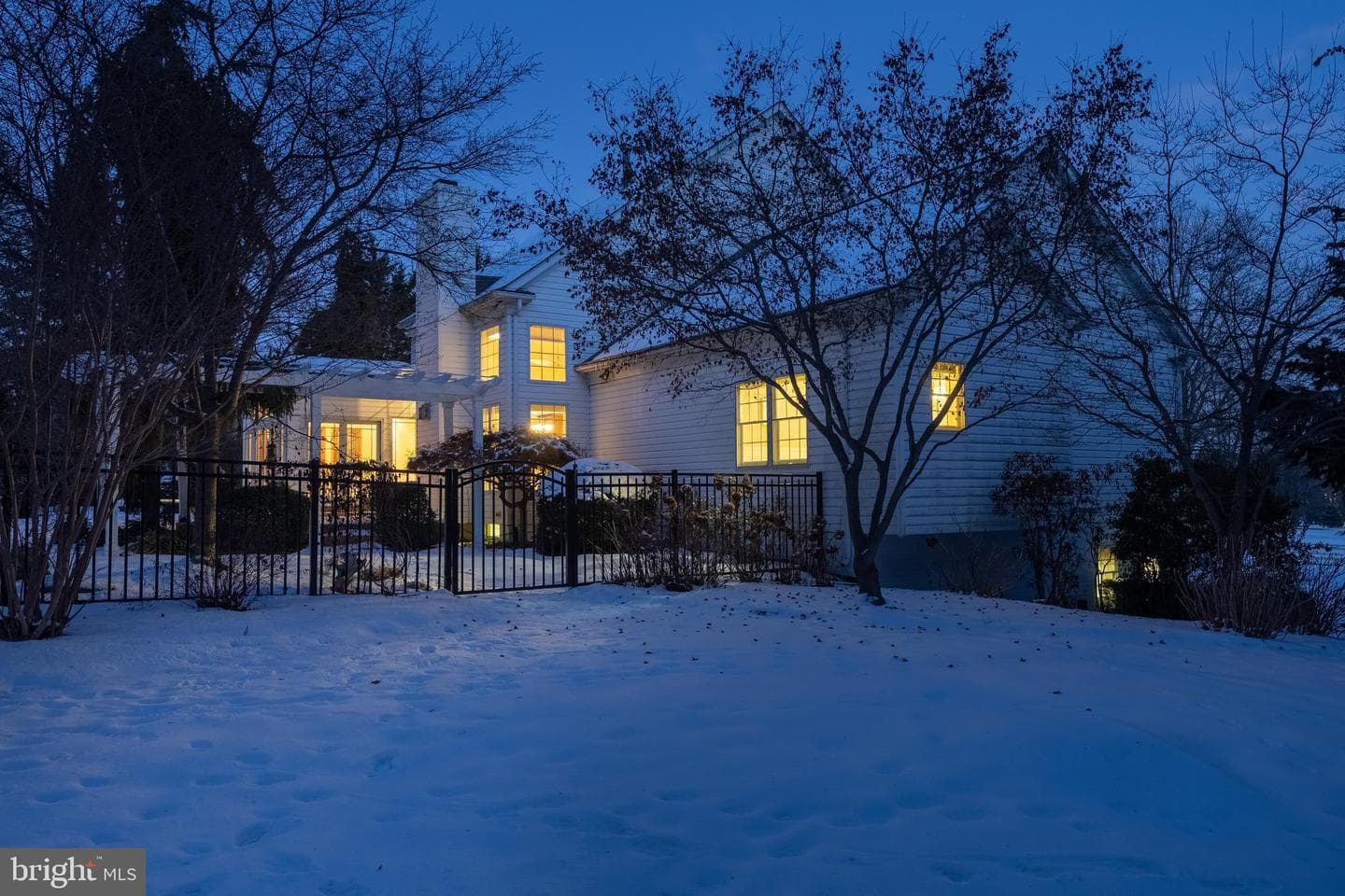 6240 Belmont photo 85