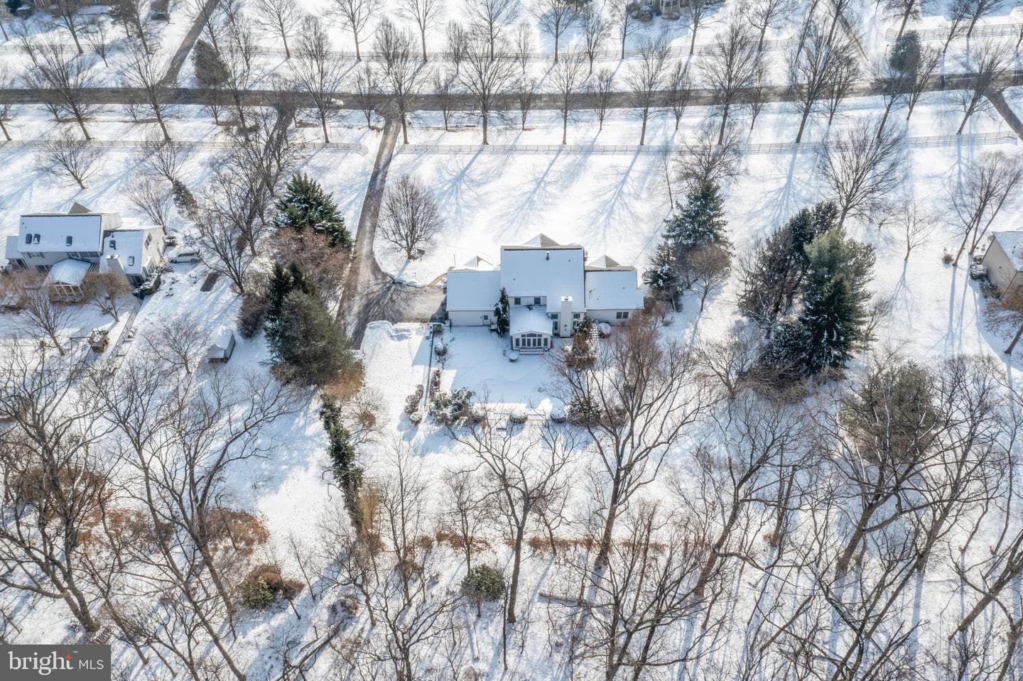 6240 Belmont photo 93