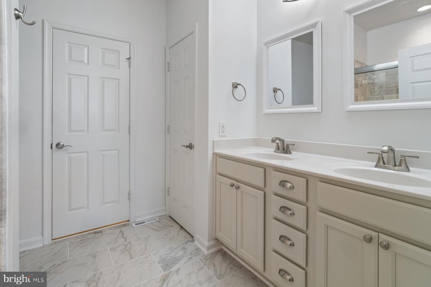 2810 Union Square Road photo 11