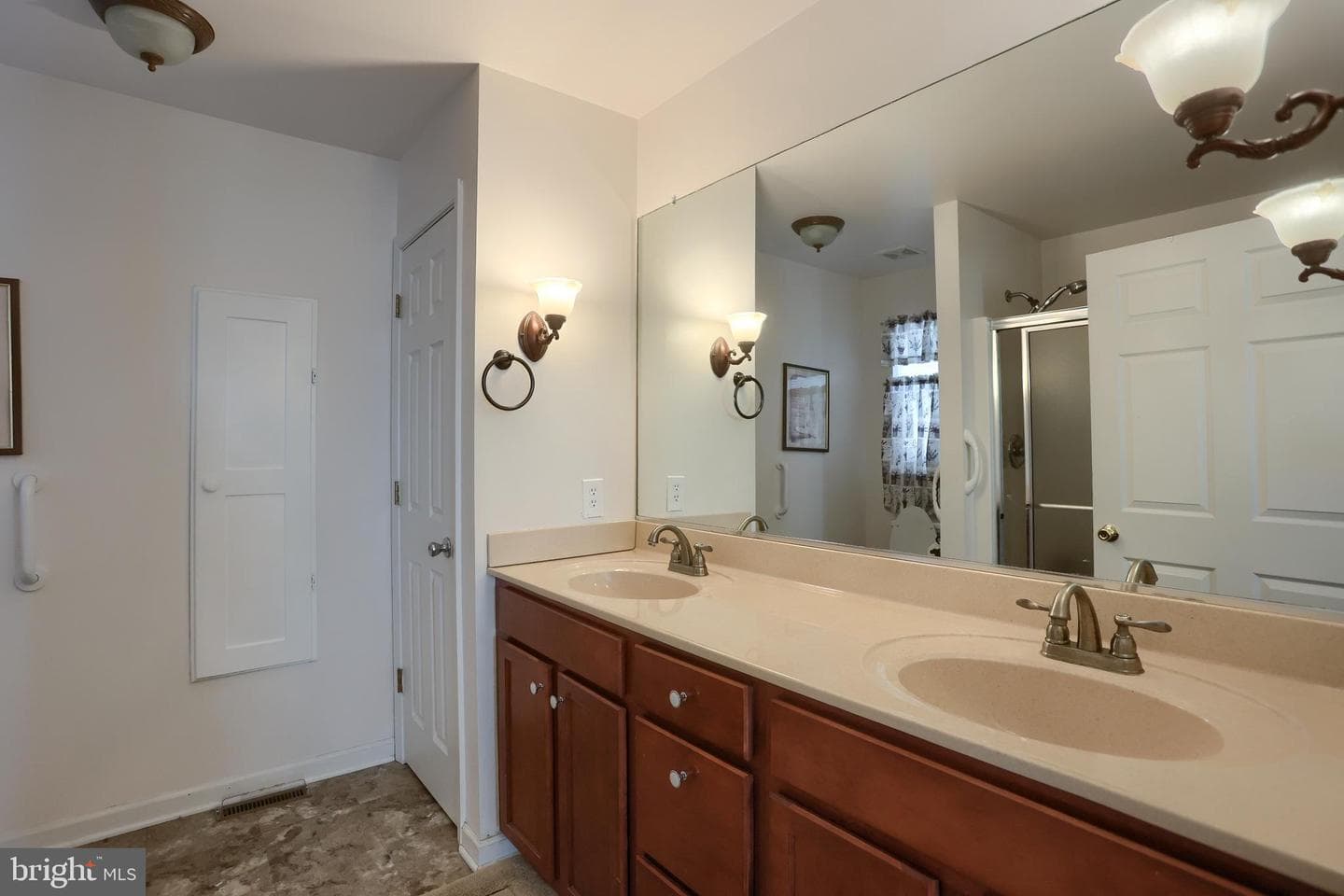 189 Bentley Street photo 14