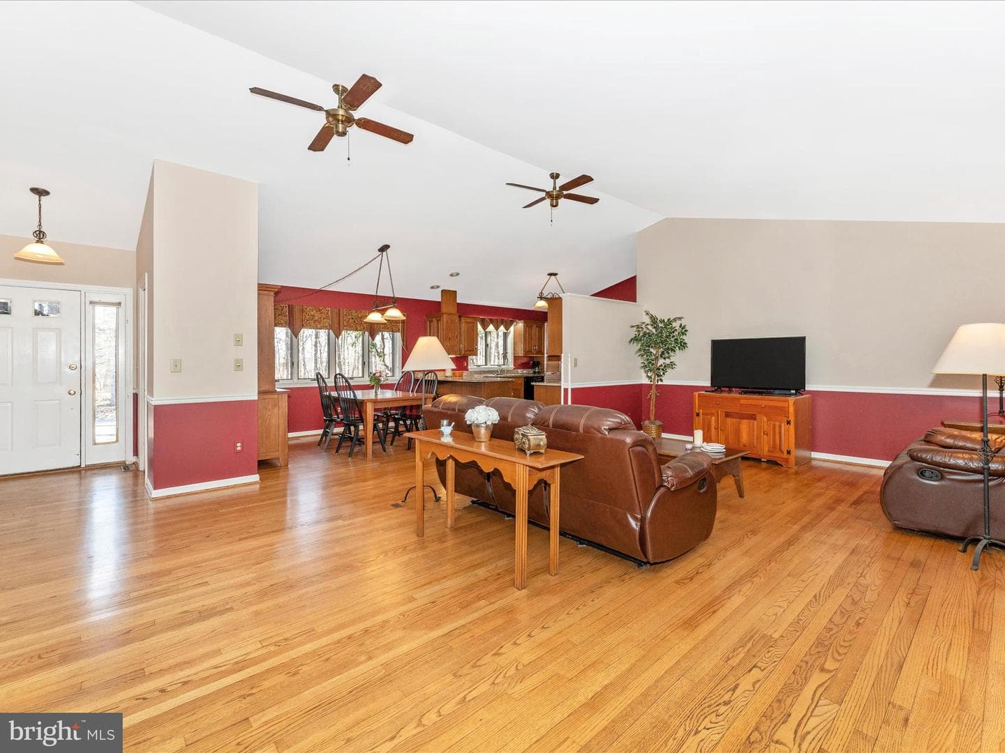 5800 Leslie Lane photo 10