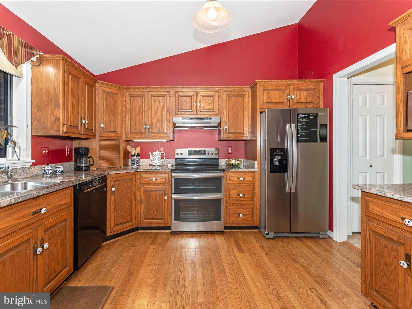 5800 Leslie Lane photo 17