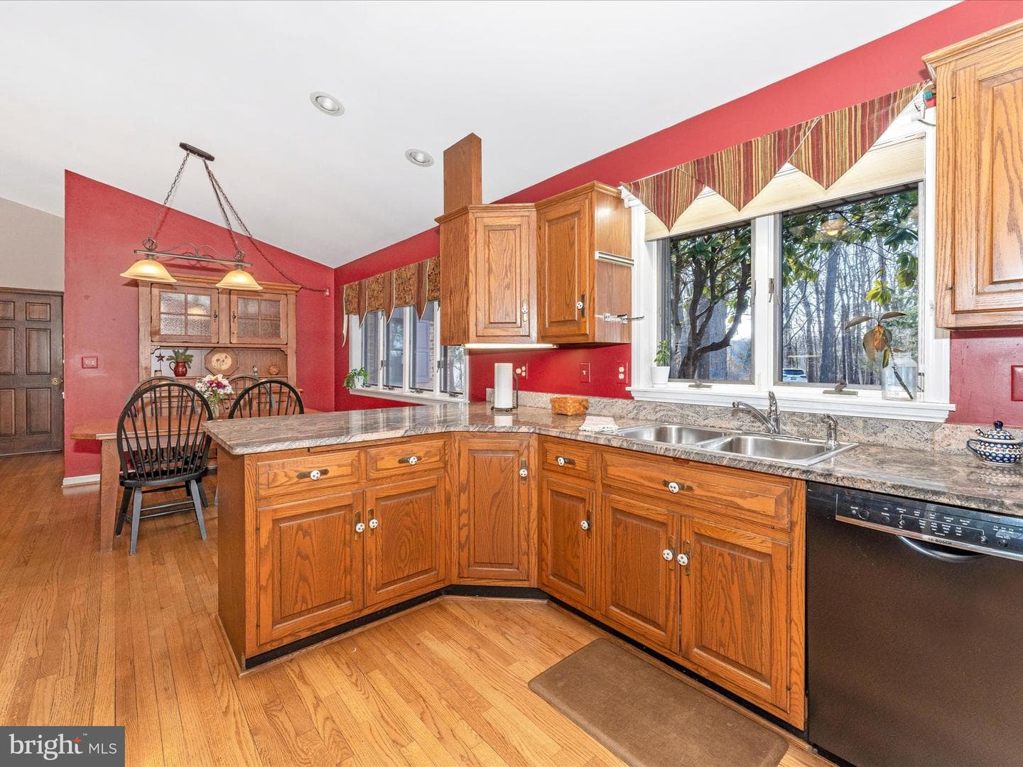 5800 Leslie Lane photo 20
