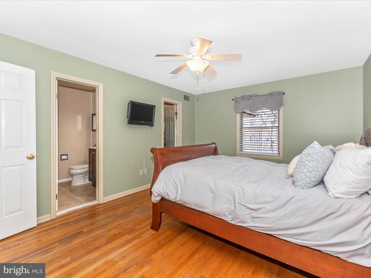 5800 Leslie Lane photo 24