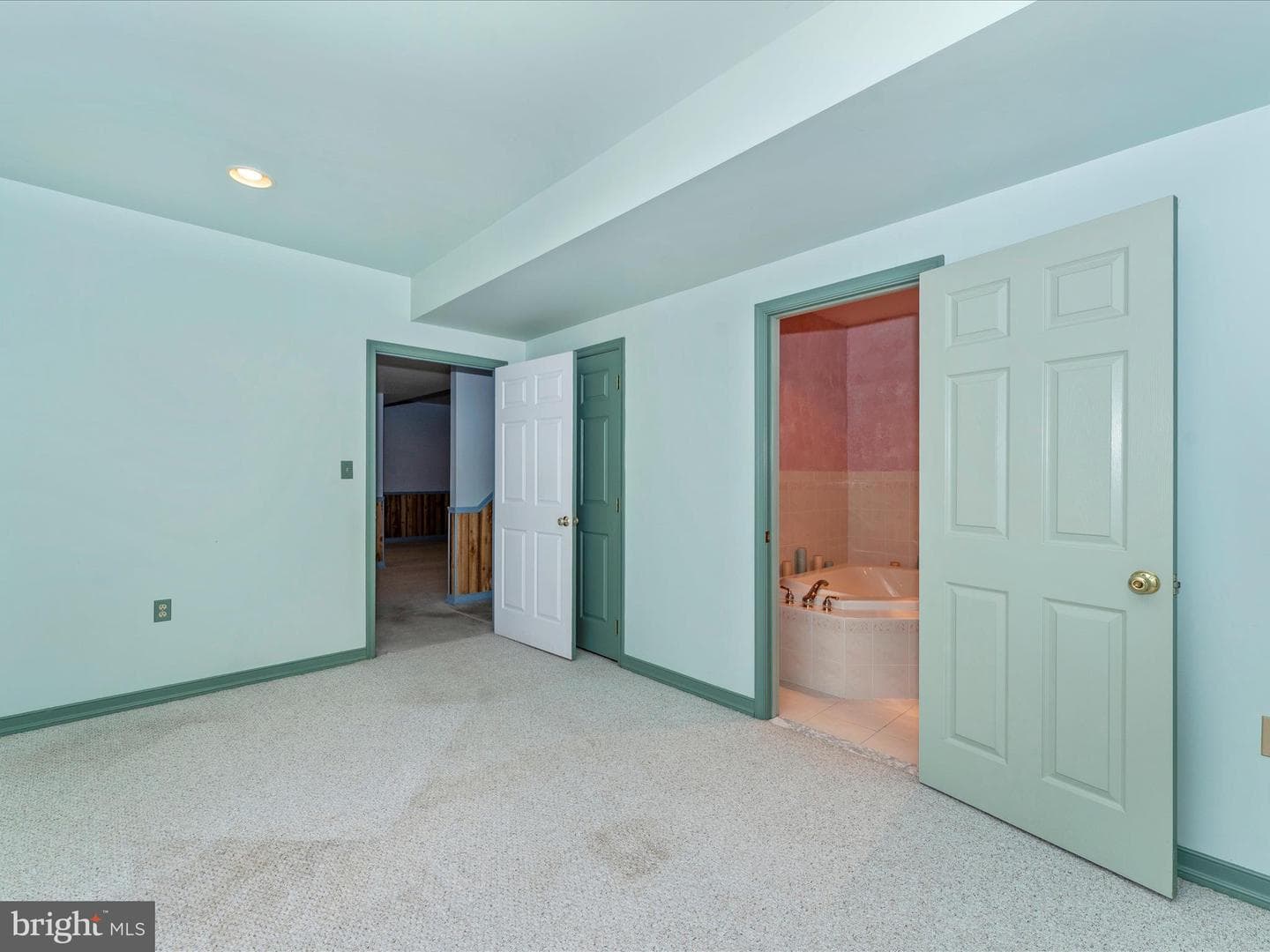 5800 Leslie Lane photo 38