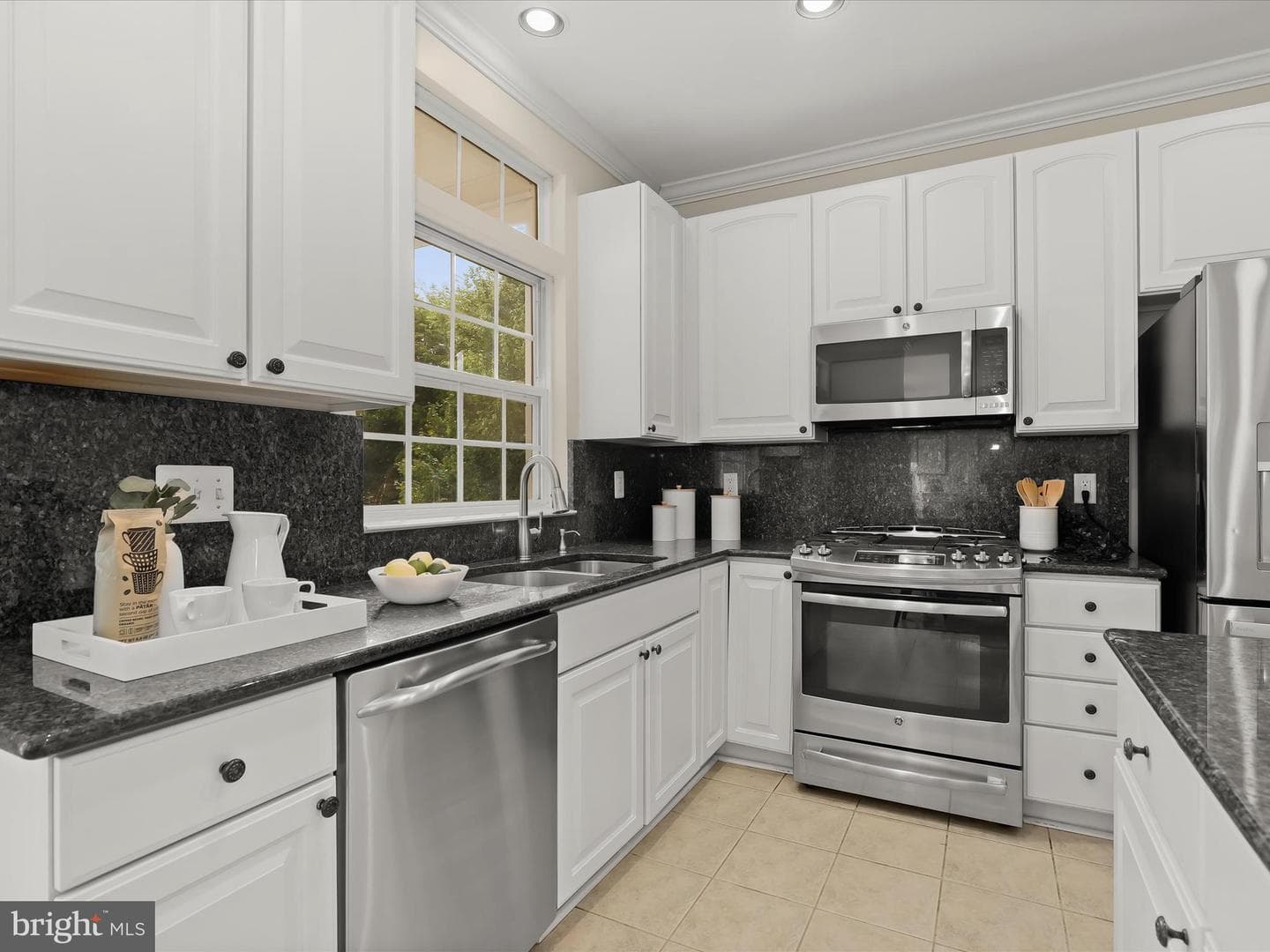 216 Riverview Court photo 17