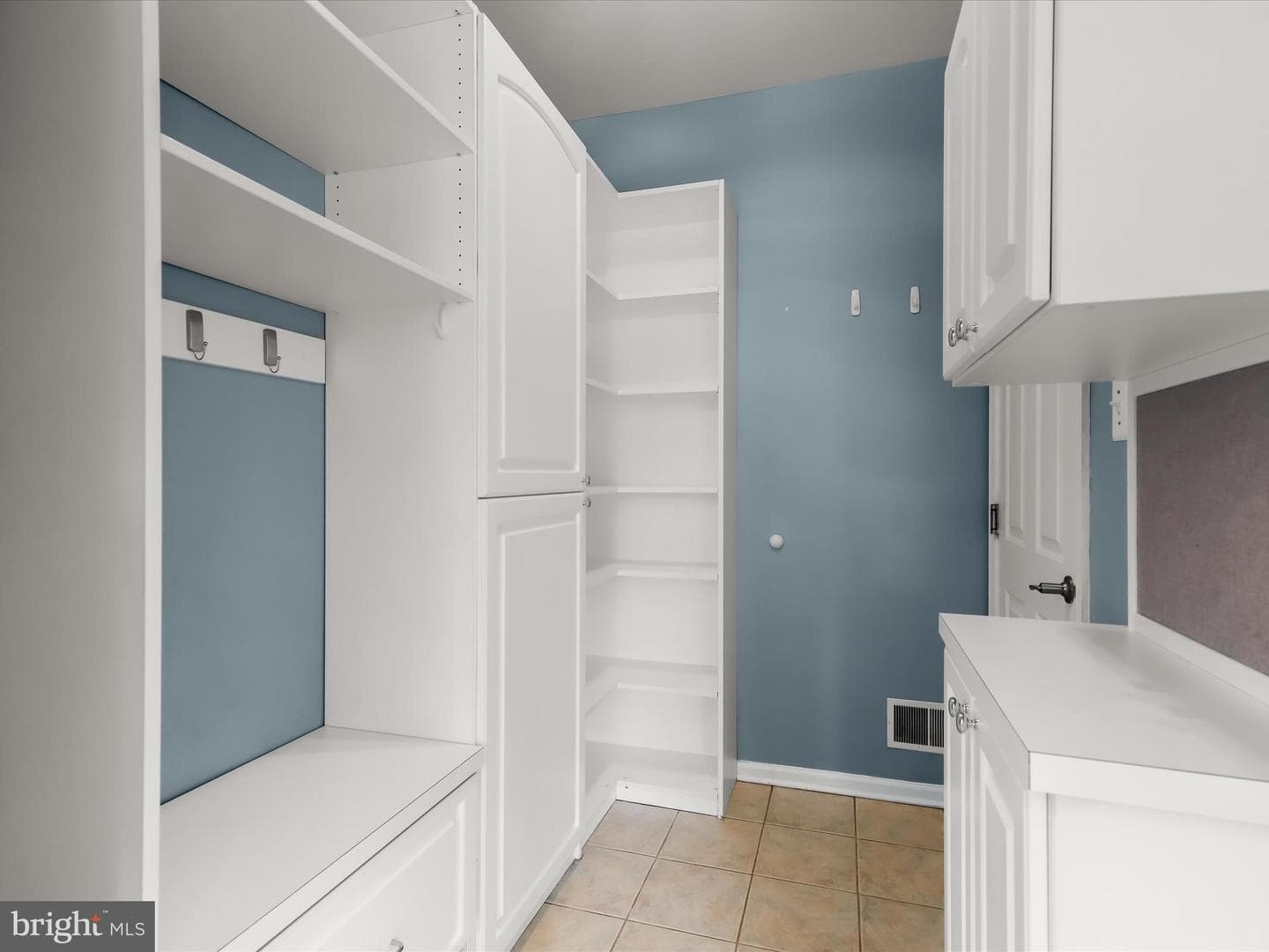 216 Riverview Court photo 29