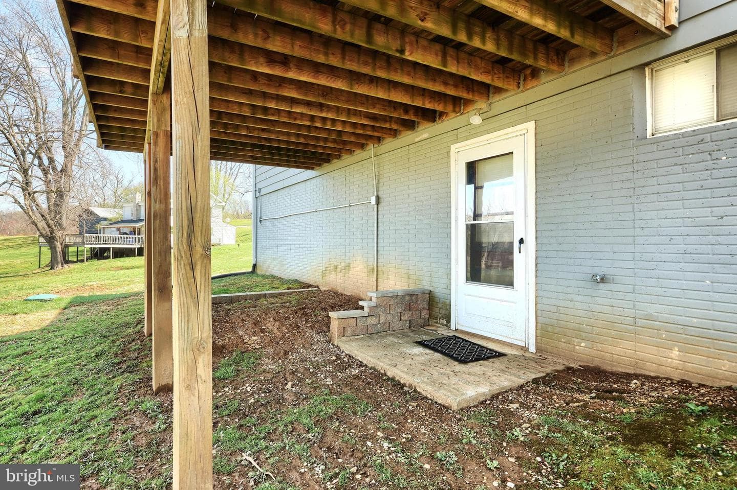 2462 Manchester Road photo 32