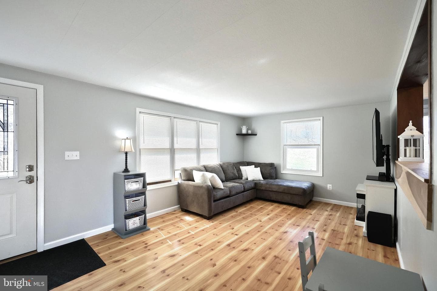 2462 Manchester Road photo 6
