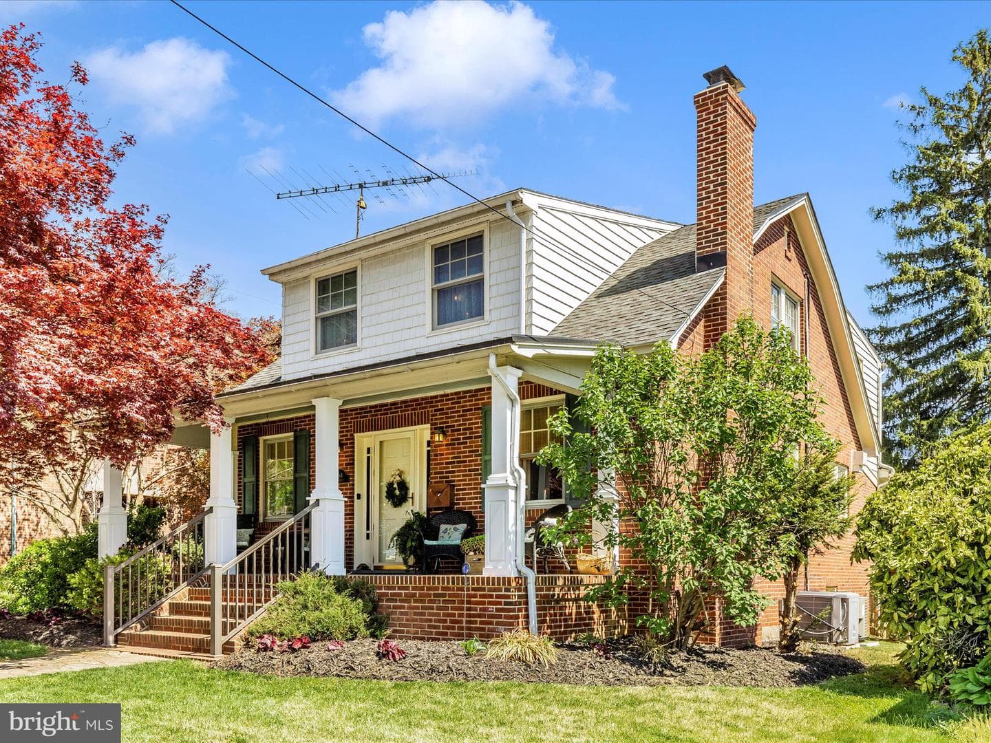 64 W Green Street photo 1