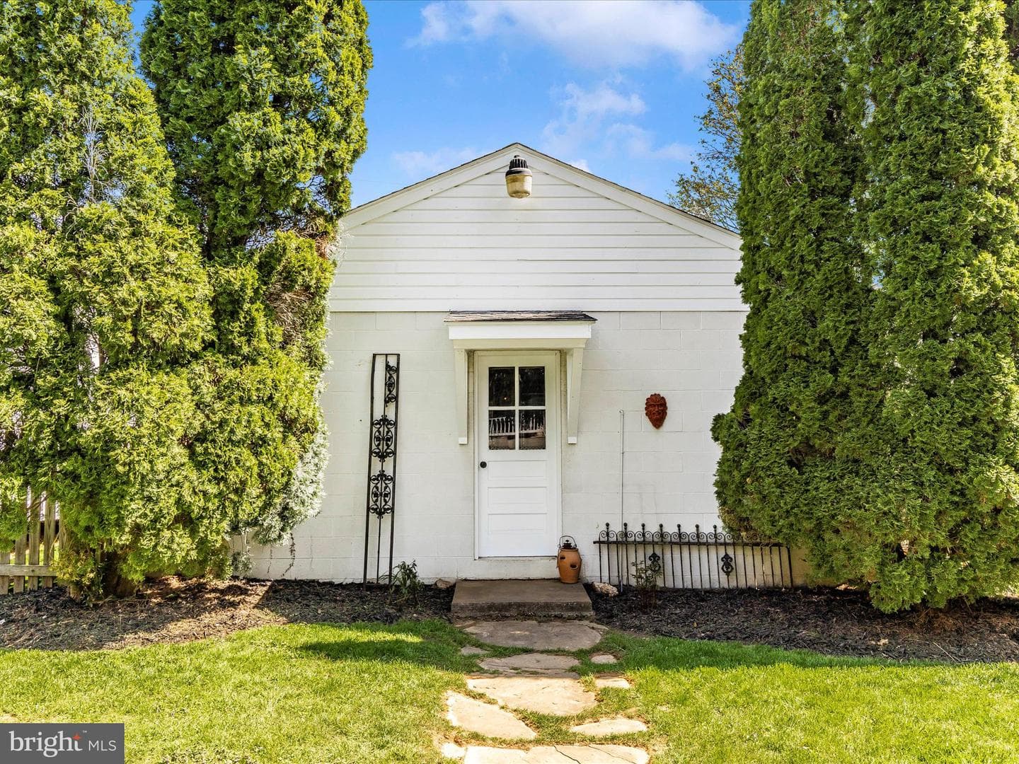 64 W Green Street photo 13