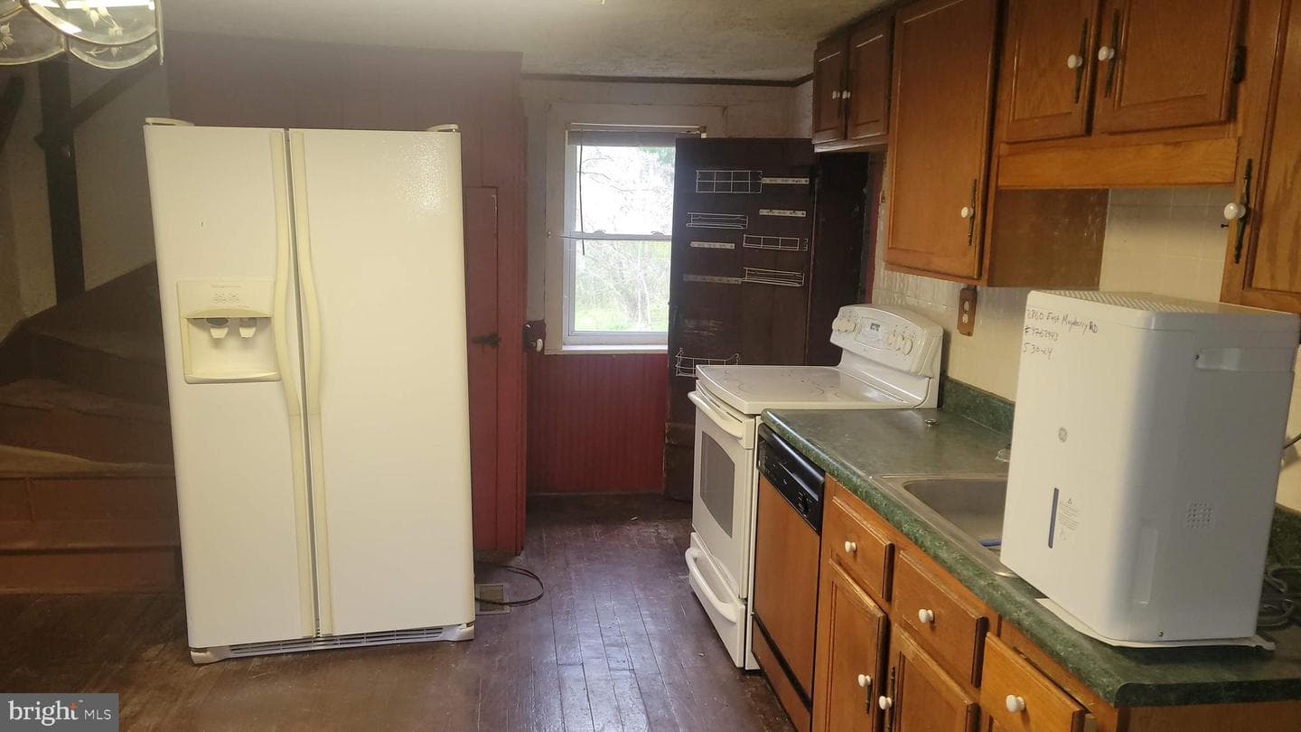 2860 E Mayberry Rd photo 7