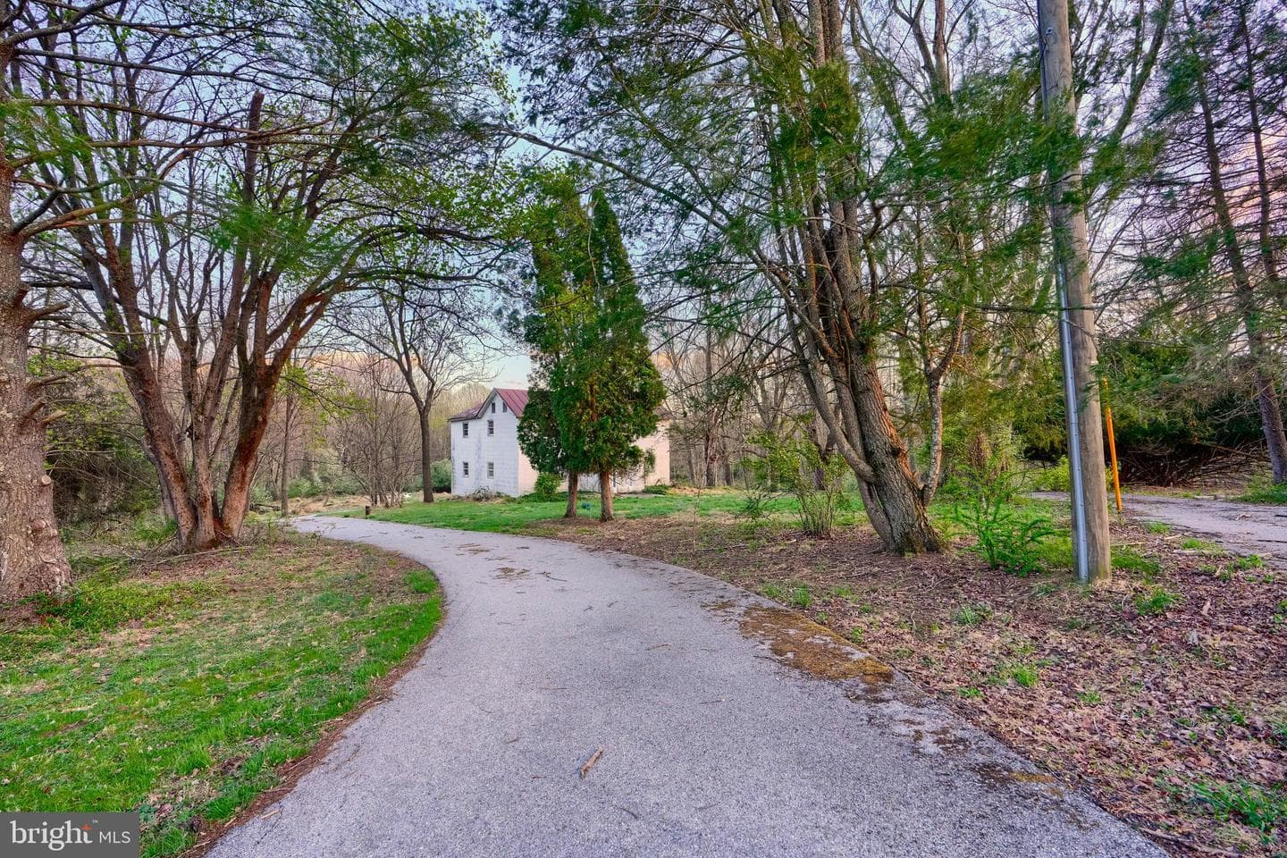 1873 Lakeland Drive photo 2
