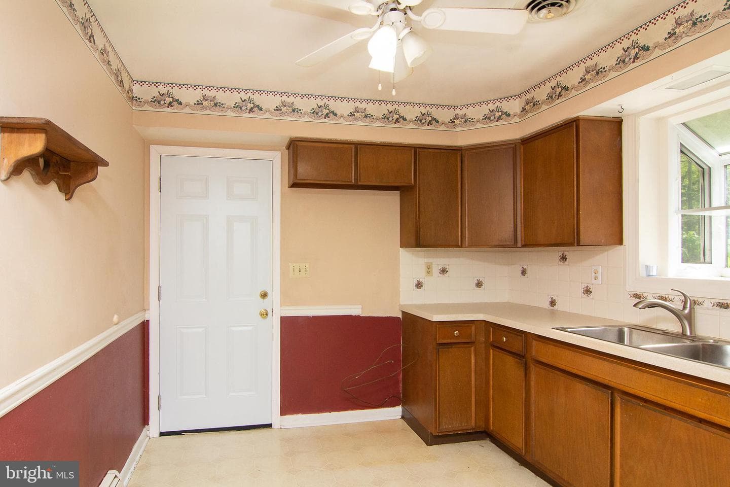 2322 Susanann Drive photo 9