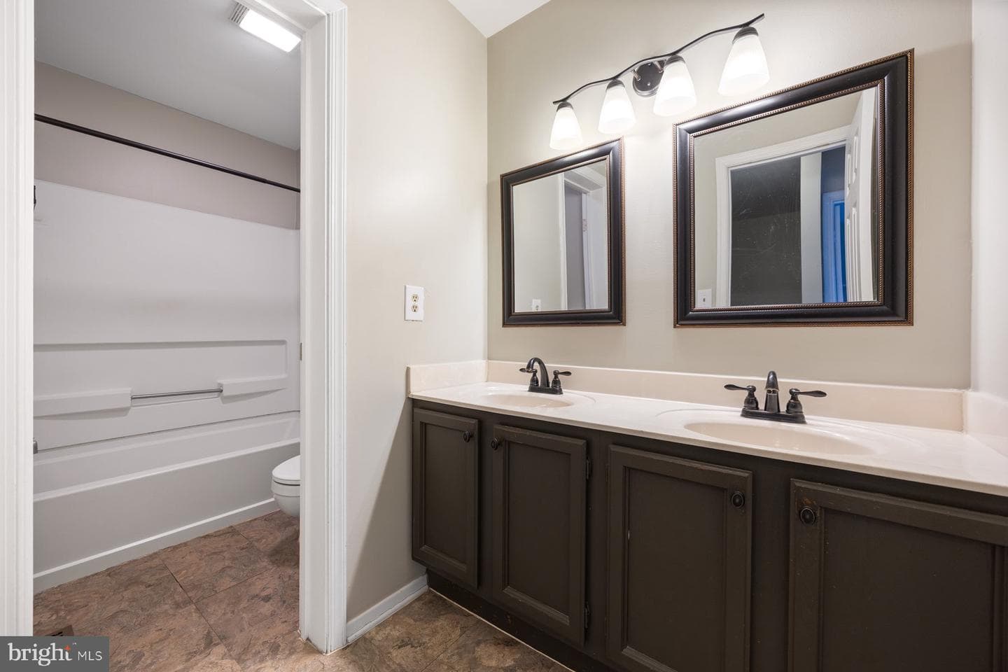 370 Logan Drive photo 18