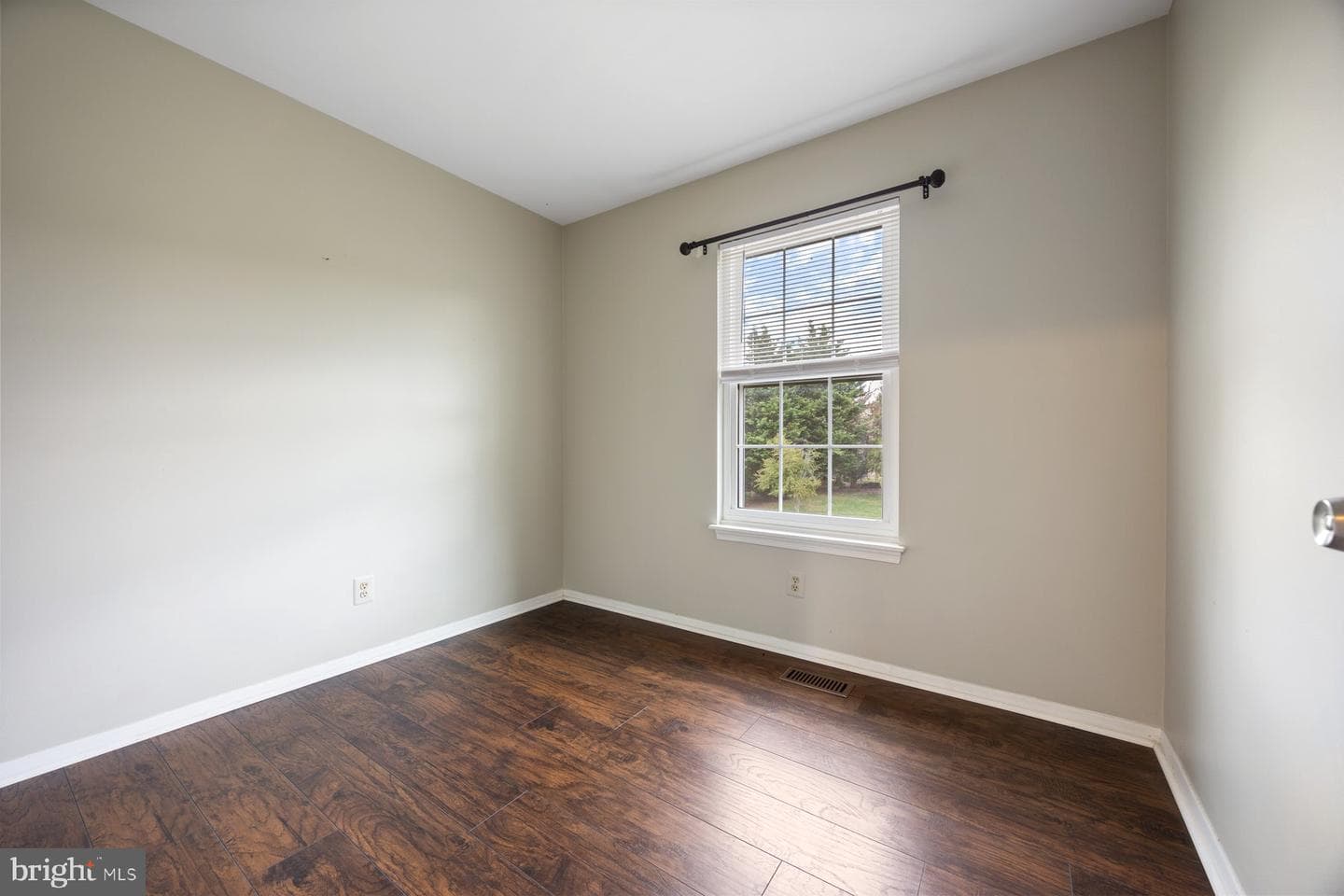 370 Logan Drive photo 20