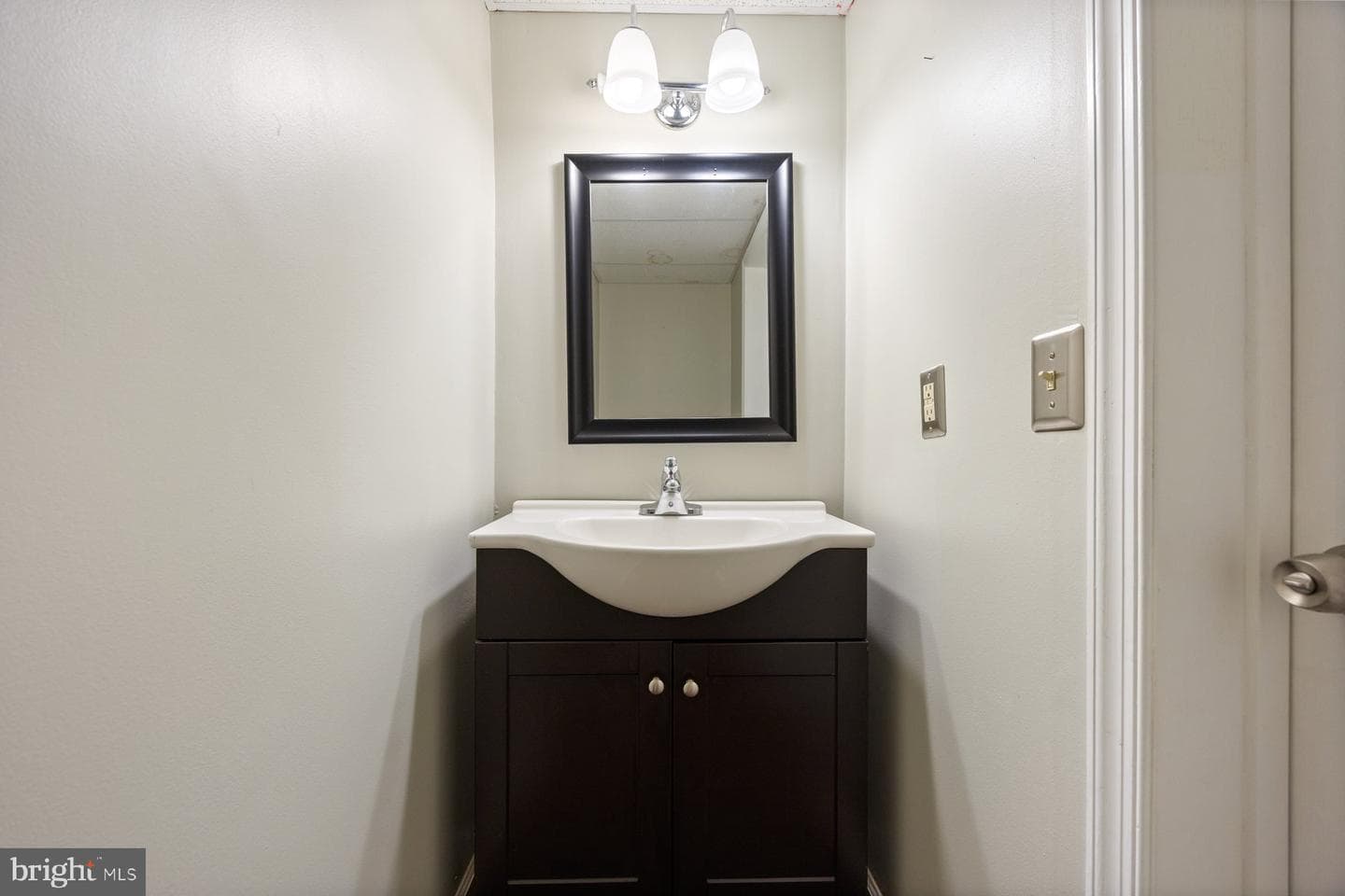 370 Logan Drive photo 28