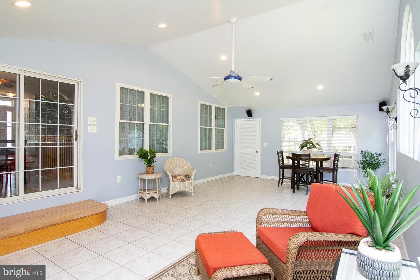 897 Caren Drive photo 14
