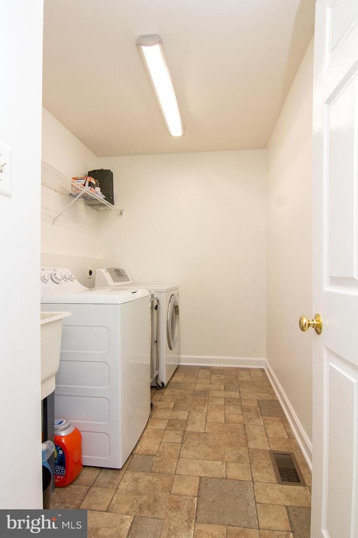 897 Caren Drive photo 21