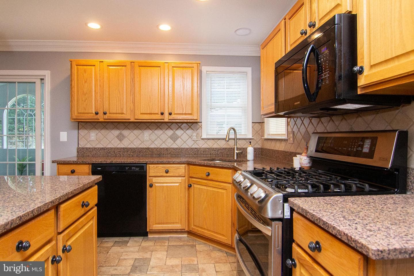 897 Caren Drive photo 3