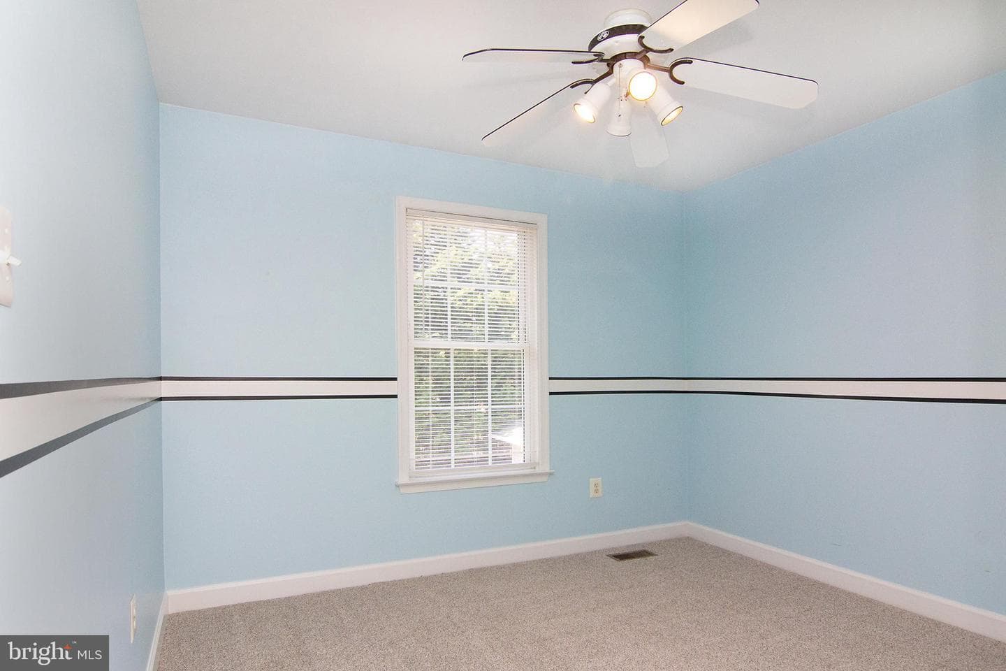 897 Caren Drive photo 34