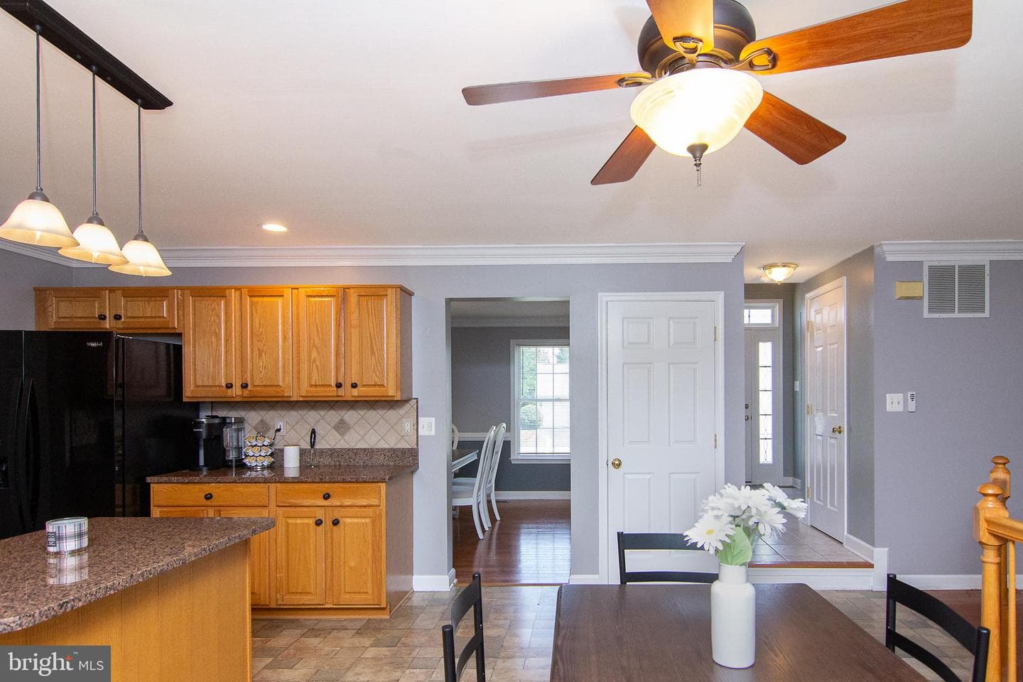 897 Caren Drive photo 9