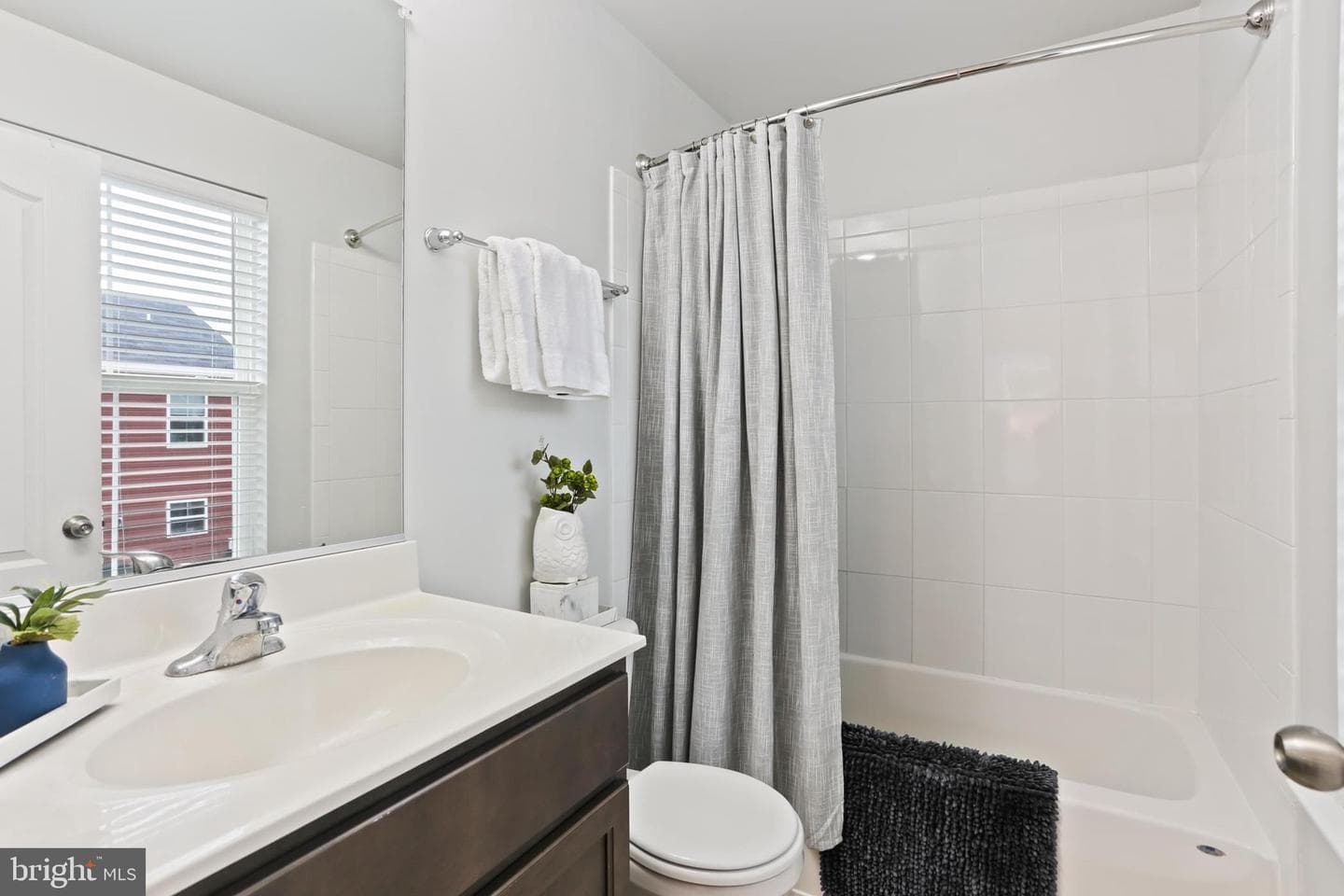 209 Sheridan Street photo 14
