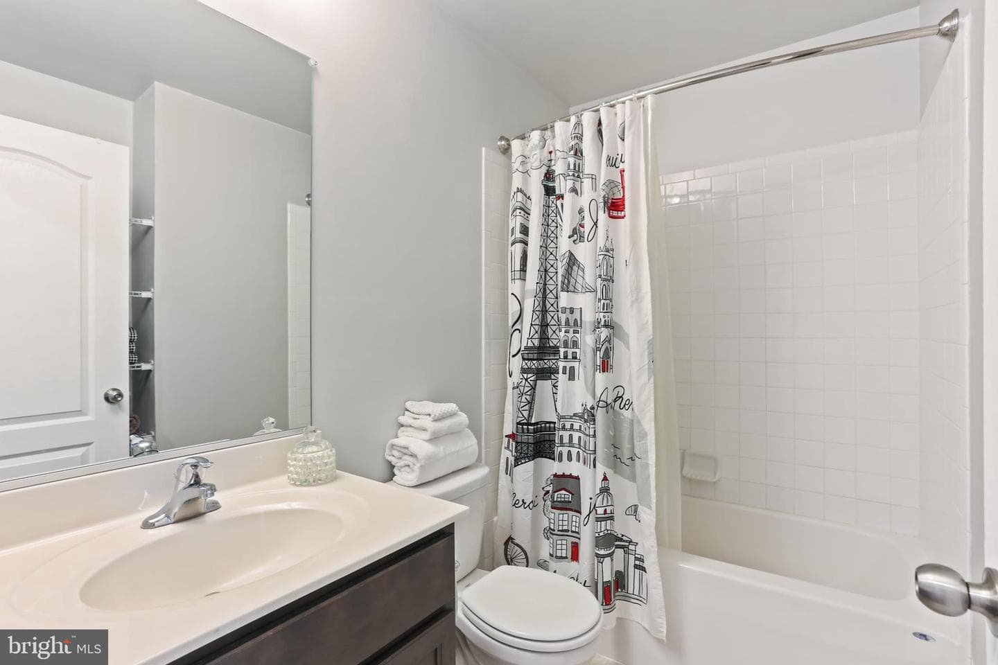 209 Sheridan Street photo 22
