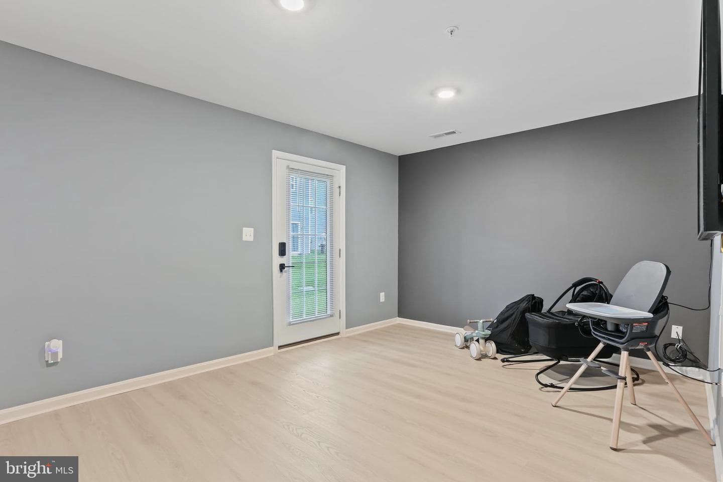 209 Sheridan Street photo 23
