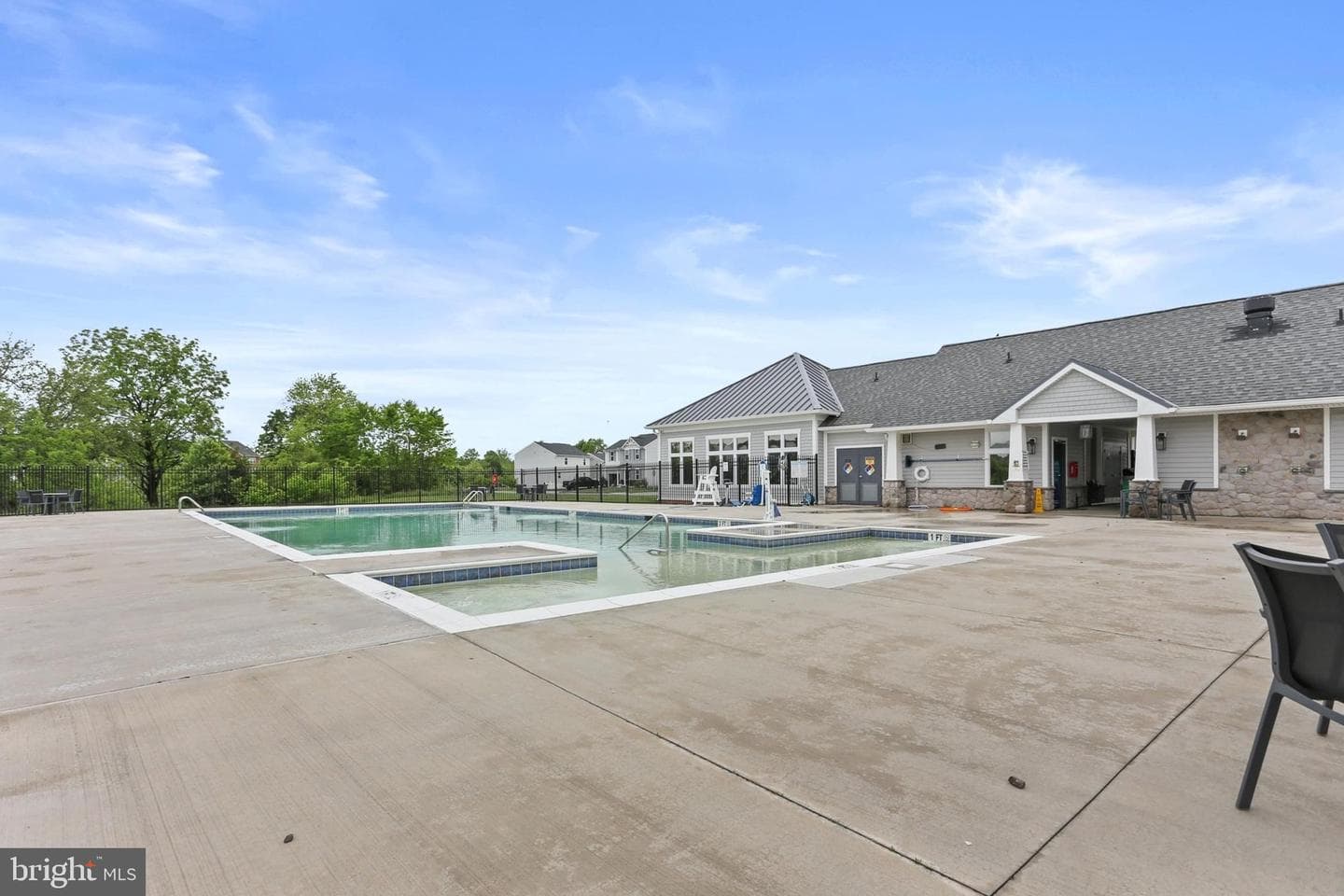 209 Sheridan Street photo 28