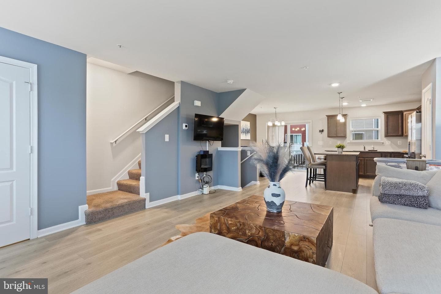 209 Sheridan Street photo 3