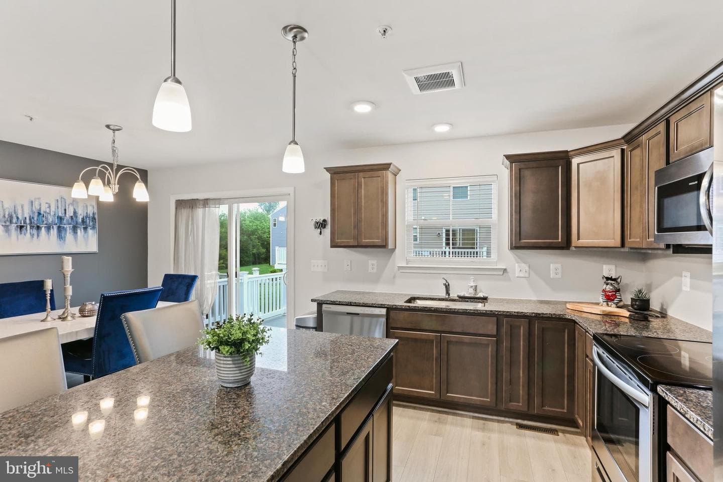 209 Sheridan Street photo 7