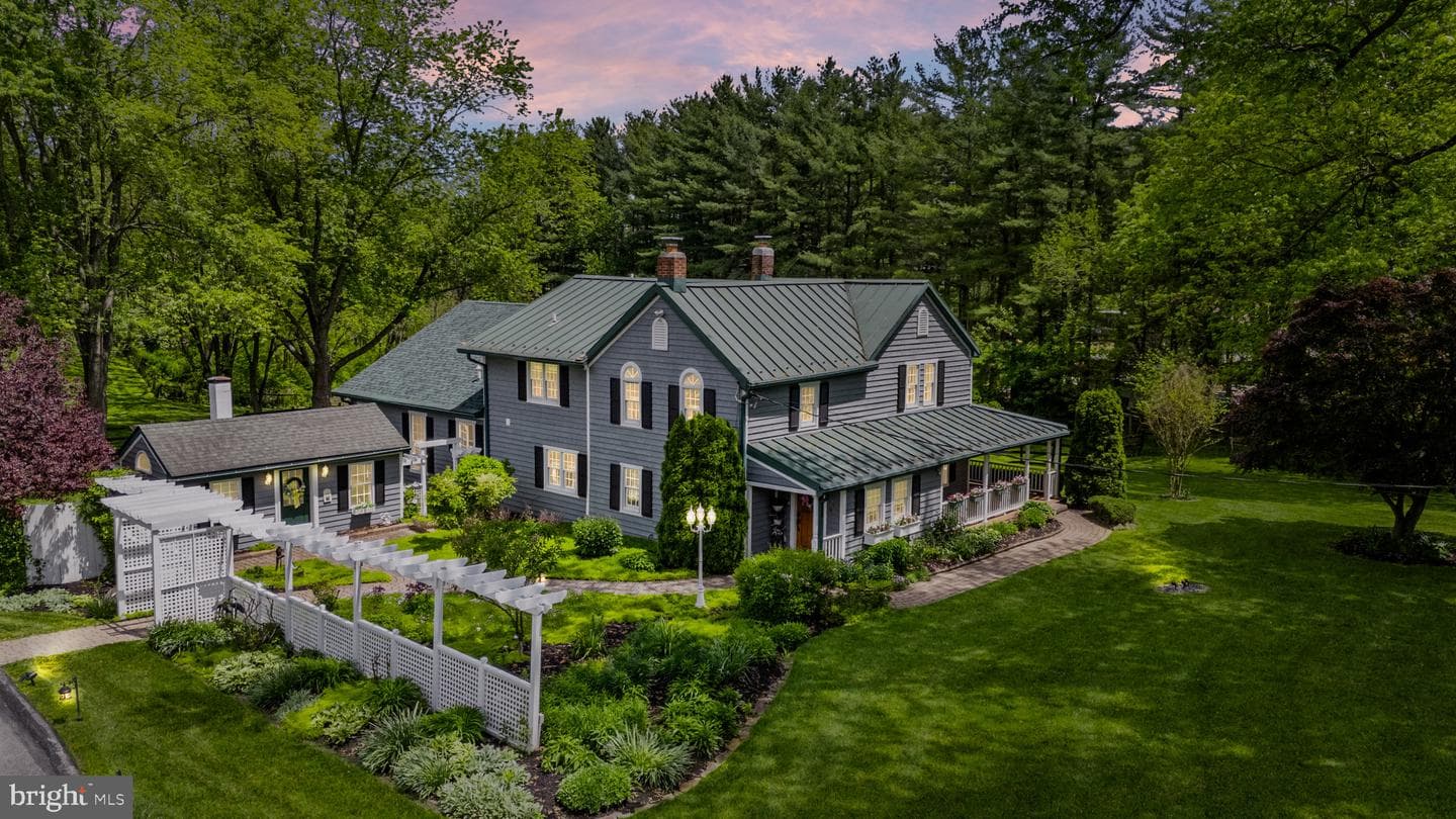 832 Muller Road photo 2